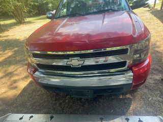 2007 Chevrolet Silverado 1500 LT w/1LT - Primary Damage Straight On Image